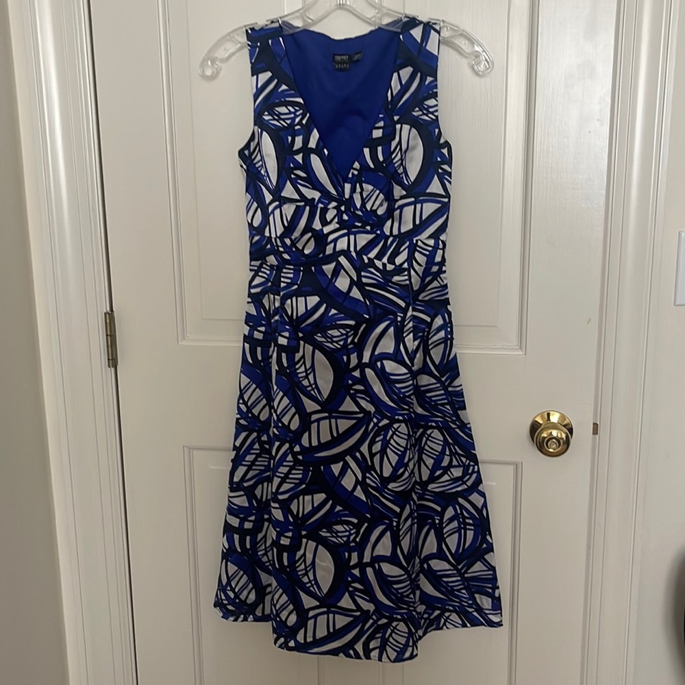 Esprit sleeveless v neck dress